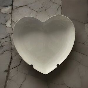 Eaton Heart-Shaped White Dinner Plates (set of 2)